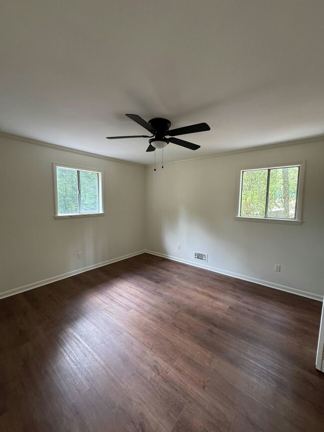 Photo - 10889 Thrasher Rd