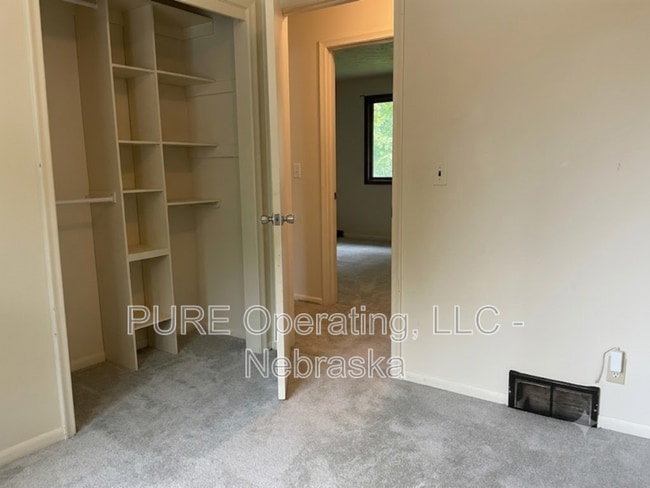 Photo - 15229 Y St