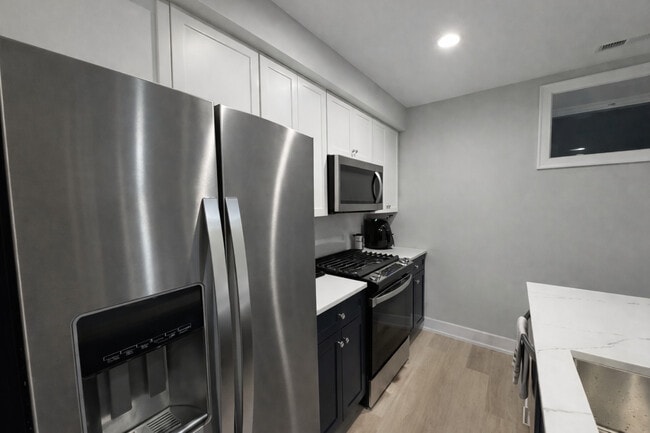 Photo - 1535 N Maplewood Ave Unit G