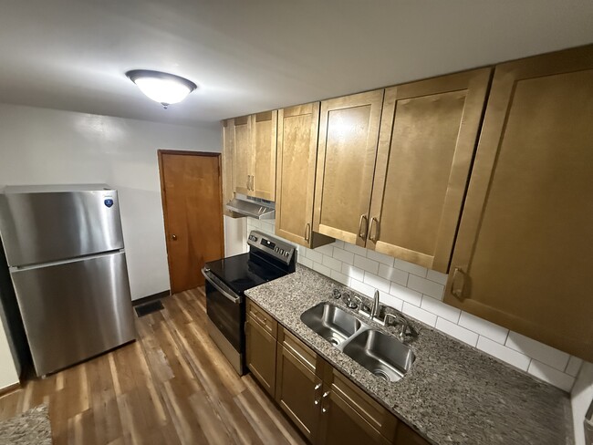Photo - 3166 Sullivant Ave