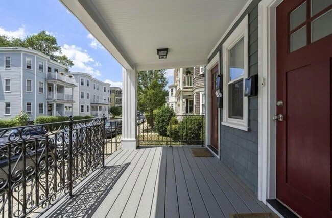 Building Photo - 15 Sheffield Rd Unit 1 Rental