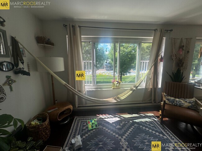 Photo - 132 Marginal St