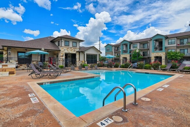 Blanco River Lodge