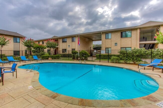Photo - Valley Creek Apartments