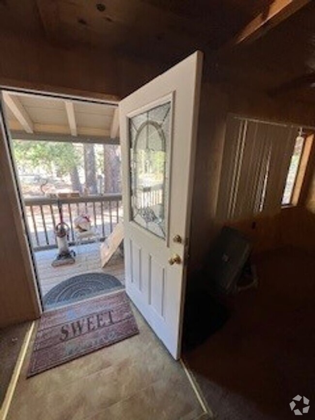 Building Photo - One level cabin in a quiet neighborhood Rental