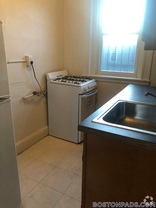 Building Photo - 1179 Boylston St Rental