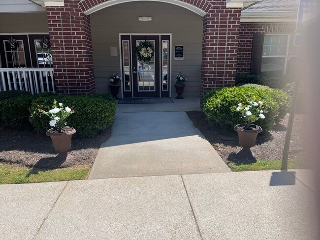Skyline Trace Apartments