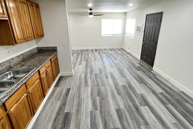 Photo - 515 Ramona Ave N