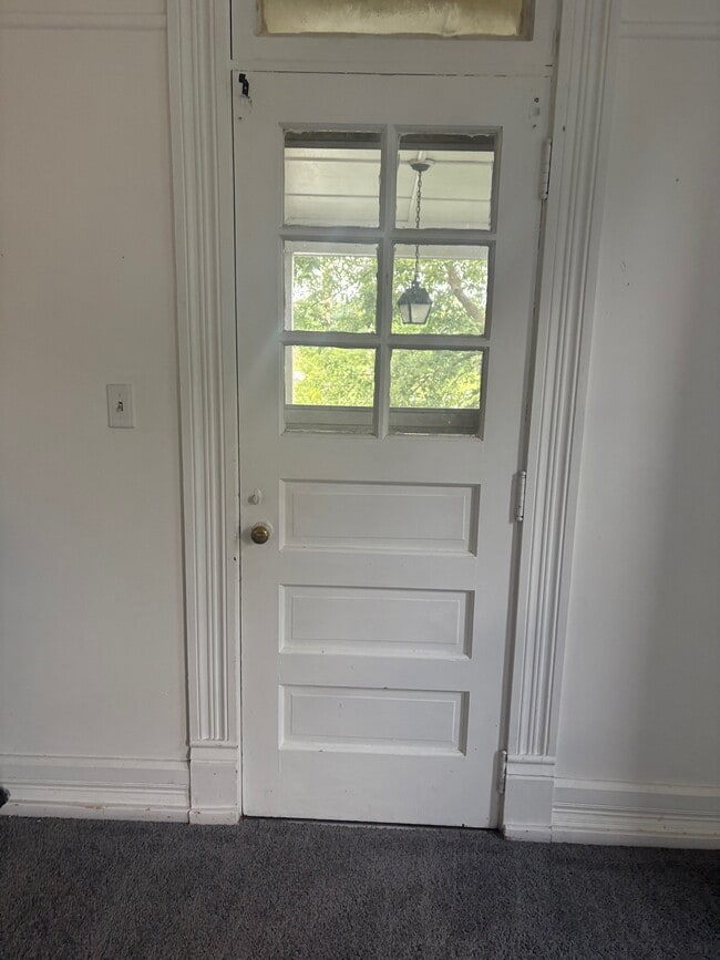 Building Photo - 214 N Broadway St Unit 2 Rental