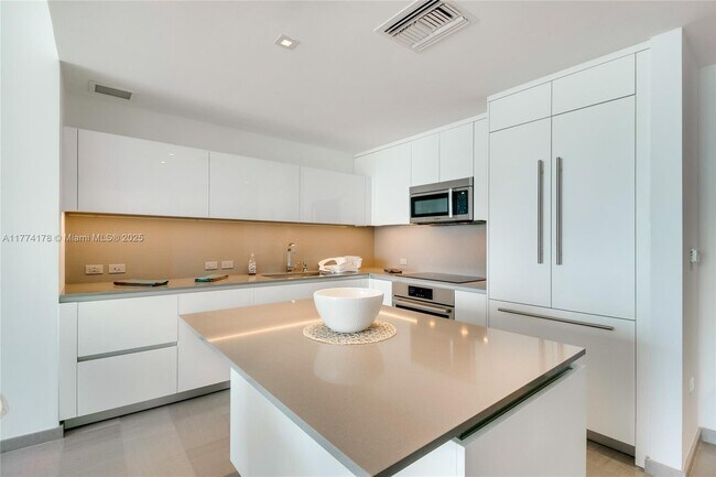 Photo - 88 SW 7th St Condo Unit 1905