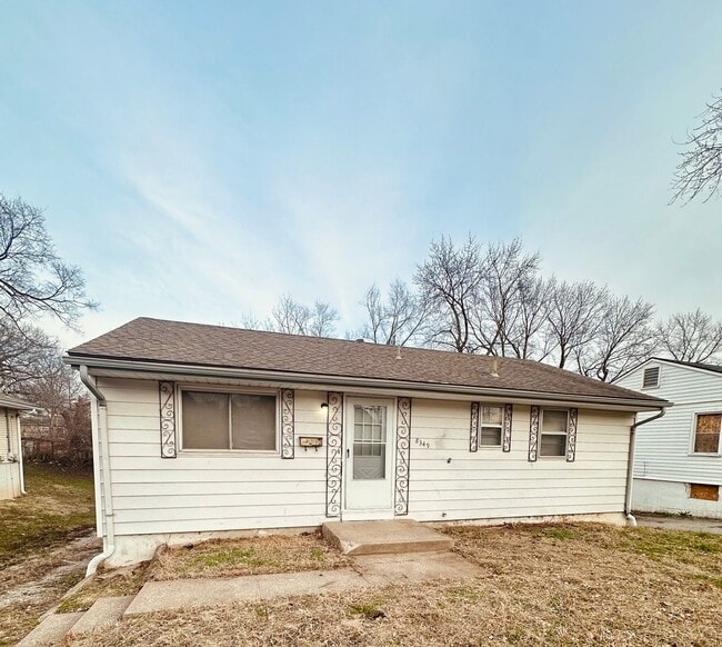 Building Photo - Cute 3 Bedroom 1 Bath Ranch For Rent!