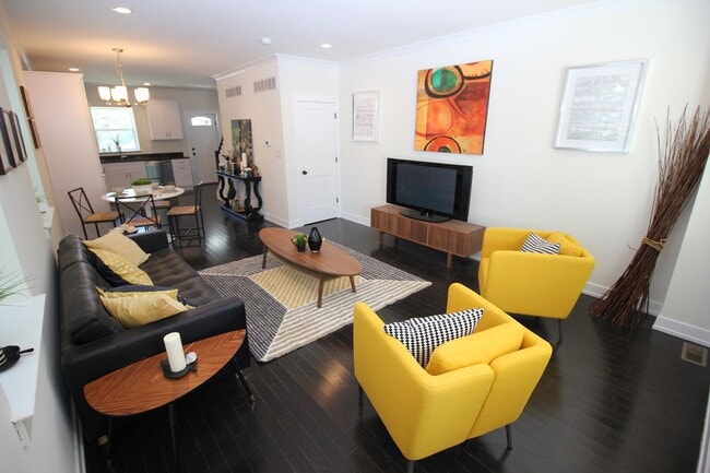 Photo - Lafayette Hill - 4 Bedroom 2.5 Bath Twin - HW - Granite - Great Location