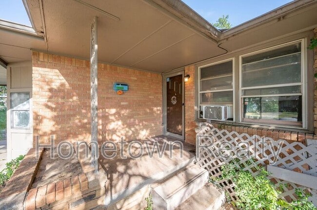 Photo - 2621 SW 52nd St