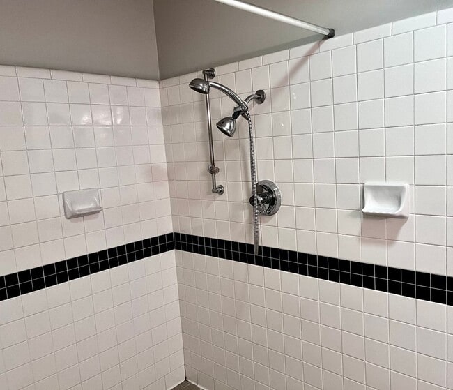 Photo - 2213 Hanover St