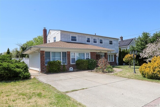 Building Photo - 874 Seamans Nck Rd