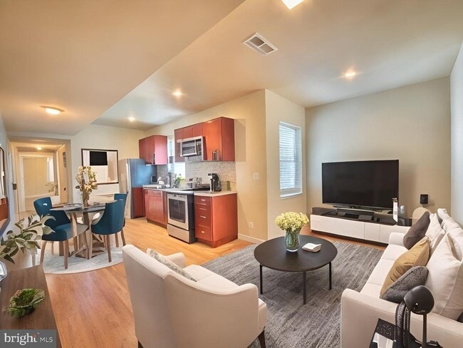 Building Photo - 1431 N 17th St Unit B Rental