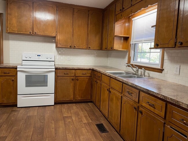 Photo - 2-3 BED, 1.5 BATH BRICK HOME