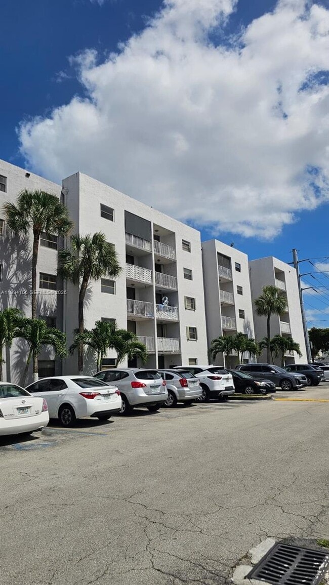 Building Photo - 8075 NW 7th St Unit 401