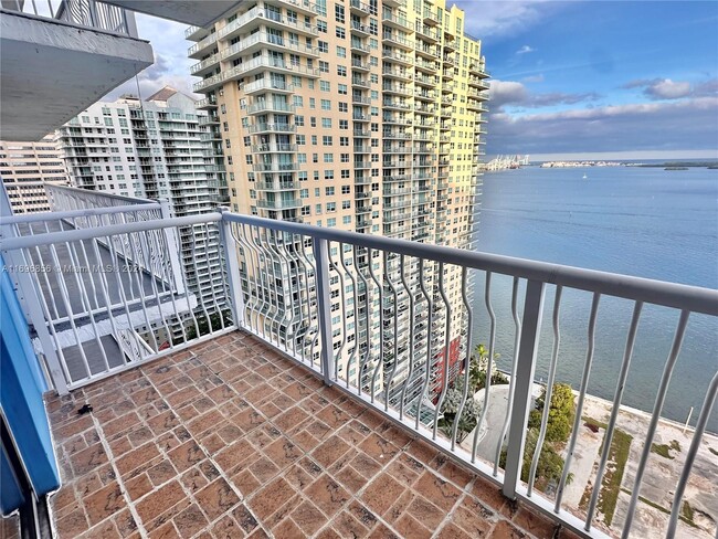 Building Photo - 1200 Brickell Bay Dr Unit 2601 Rental