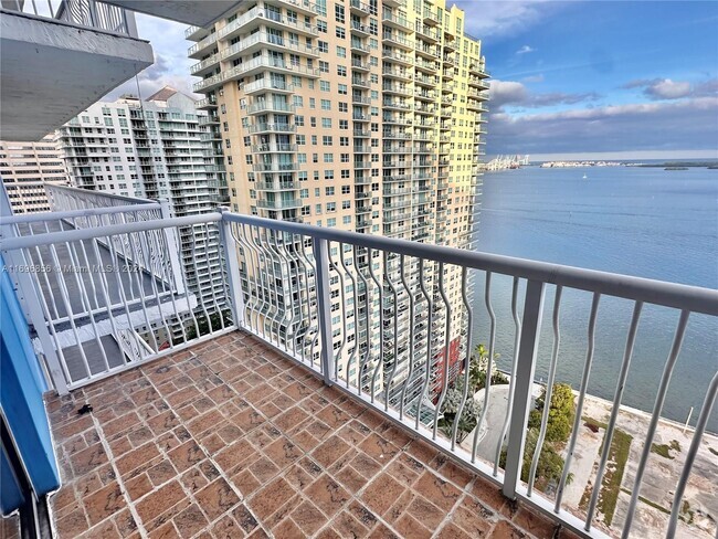 Building Photo - 1200 Brickell Bay Dr Unit 2601 Rental