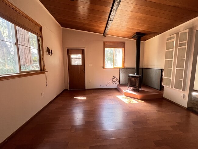 Photo - 12524 Valley View Rd