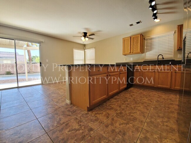 Photo - 5749 Typan St