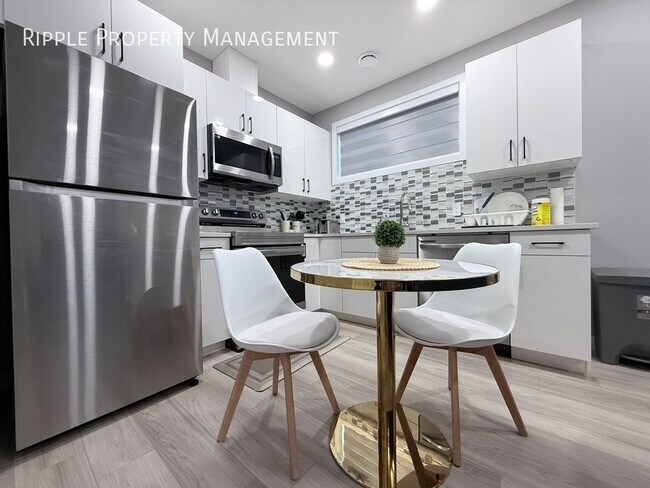 Photo - MODERN 1-BED BASEMENT SUITE | KESWICK | PRIVATE ENTRY