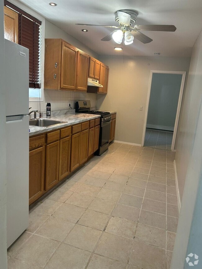 Building Photo - 232 Throgs Neck Blvd Rental