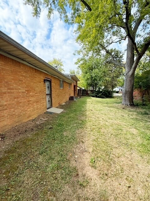 Photo - 5640 E 18th St