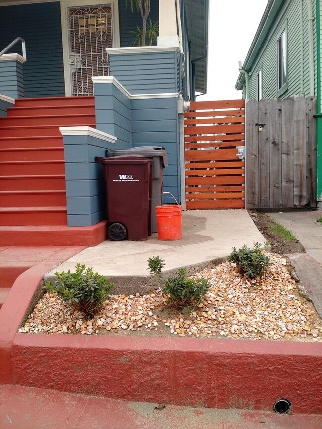 Building Photo - 43rd St. Duplex Unit 887