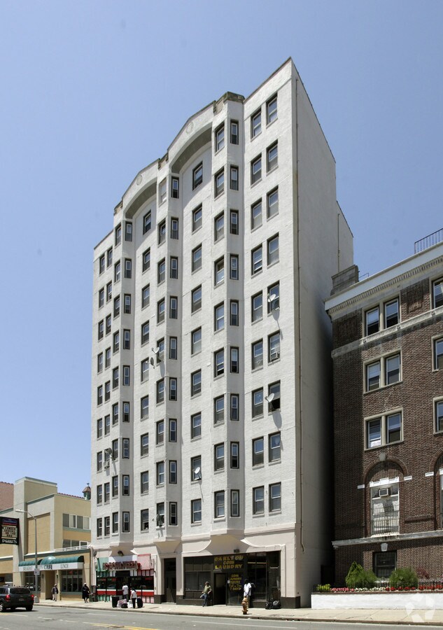 Carlton Apartments - Carlton Apartments