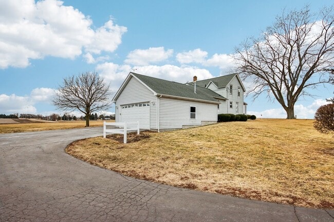 Photo - 11N455 Tower Rd