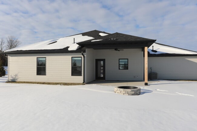 Photo - 4400 Royal County Rd