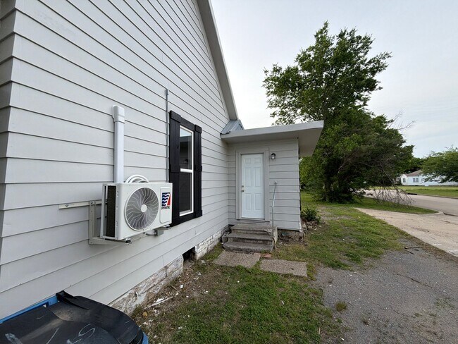 Photo - 45 E Smith Ave