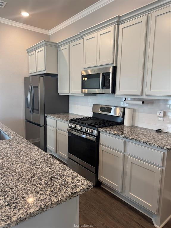 Photo - Southern Point Subdivision with Pool, Basketball and Pickleball. Includes washer and dryer in the...
