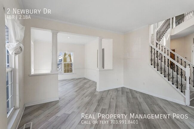 Photo - 2 Newbury Dr