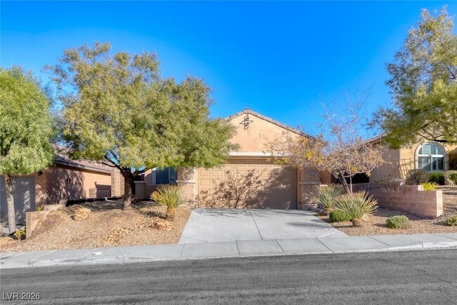 Photo - 2620 Lochleven Way