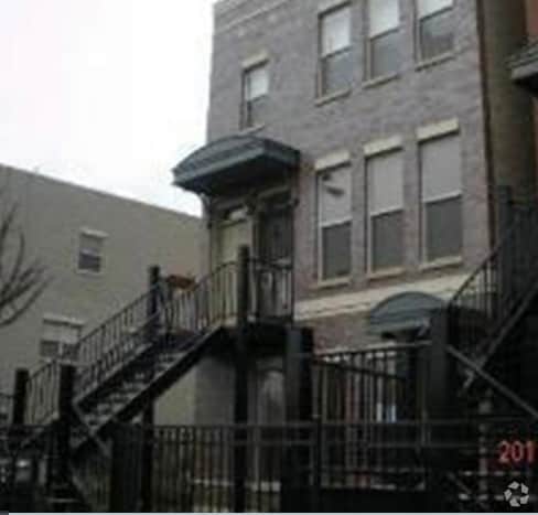 Building Photo - 2122 W Madison St Unit 2 Rental