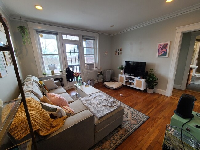 2035 Commonwealth Ave Unit 12