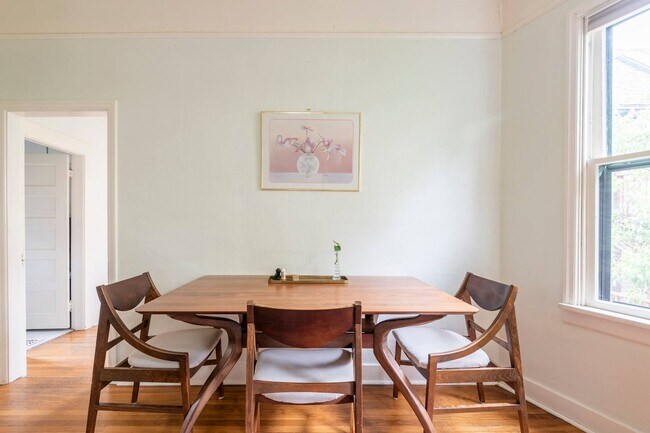 Photo - 1320 SE 28th Ave Unit Lower