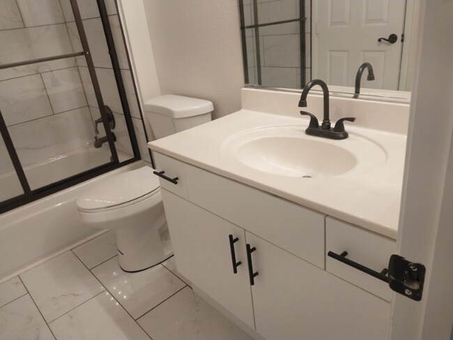 Photo - 10552 Pine Pointe Ave Unidad 202