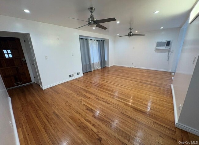 Building Photo - 54 Camden Pl