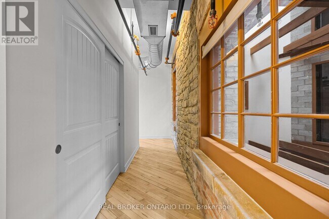 Photo - 150 Mill St Unité 310