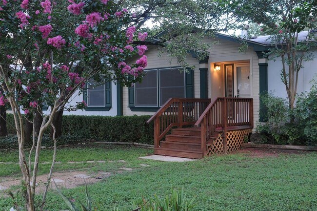 Building Photo - 1301 Lipan Trail