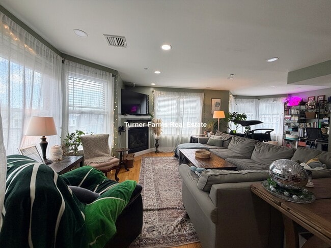 Photo - 31 Humphreys St Unit 3