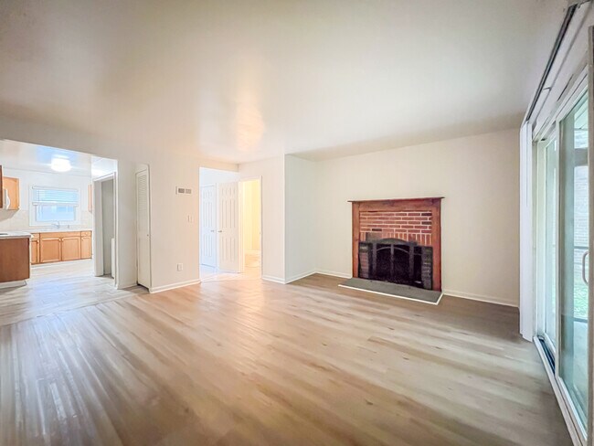 Photo - 18 Fox Hill Dr