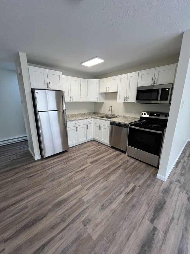 Photo - Renovated Apartment available in Rochester, NH!