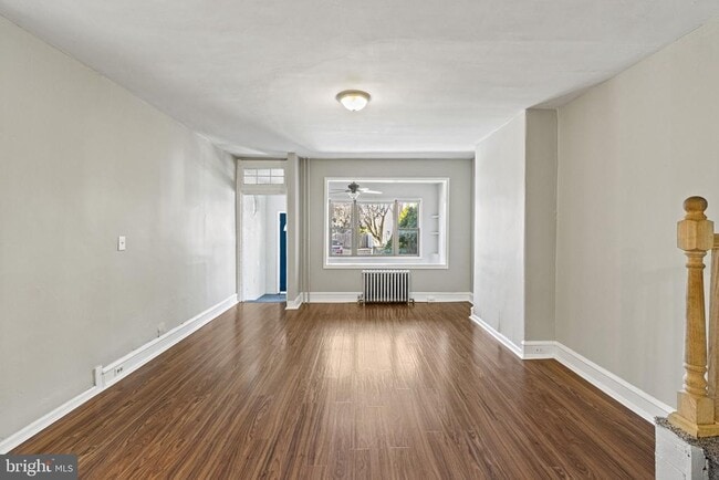 Photo - 307 Roxborough Ave