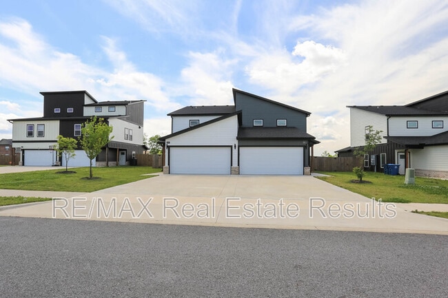 Photo - 1401 SW Poigai Wy Unit 1