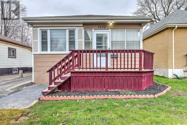 Photo - 1632 Churchill Ave